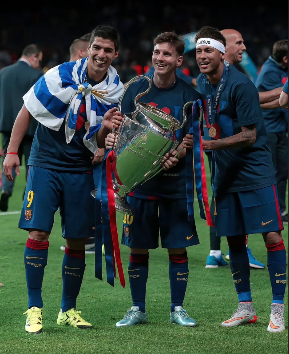 关键时刻西甲传出新动向；巴塞罗那调整名单；管理层表态：态度坚定；临场指挥获称赞的简单介绍