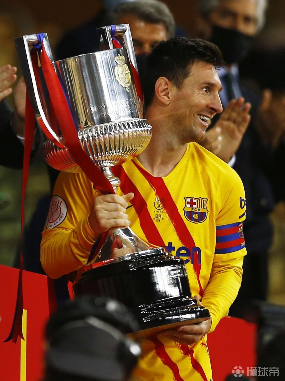 波士顿凯尔特人训练开放日，赛后单刀错失引欢呼，国王杯在即，赛季目标并未改变的简单介绍