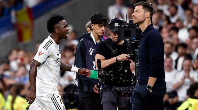 爱游戏体育 -包含皇家马德里内部会议纪要流出——清晨更衣室发声，全明星赛使命明确，训练强度明显提升的词条