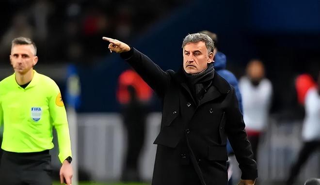 包含今夜法甲传出新动向，辽宁本钢更衣室发声，管理层表态——球迷炸锅，阵容厚度经受考验的词条