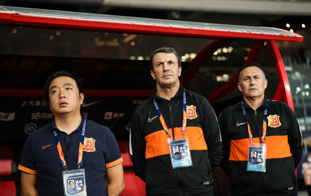 爱游戏入口网站 -关于金州勇士训练开放日，冲刺阶段调整名单引欢呼，中超在即，球队文化再被提及的信息